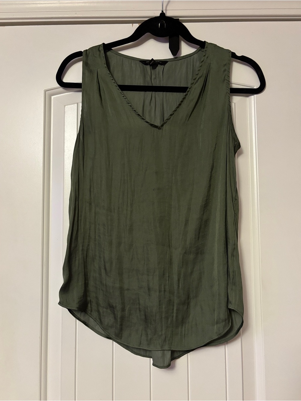 Banana Republic Olive V-Neck Braided-Trim Sleeveless Camisole XS